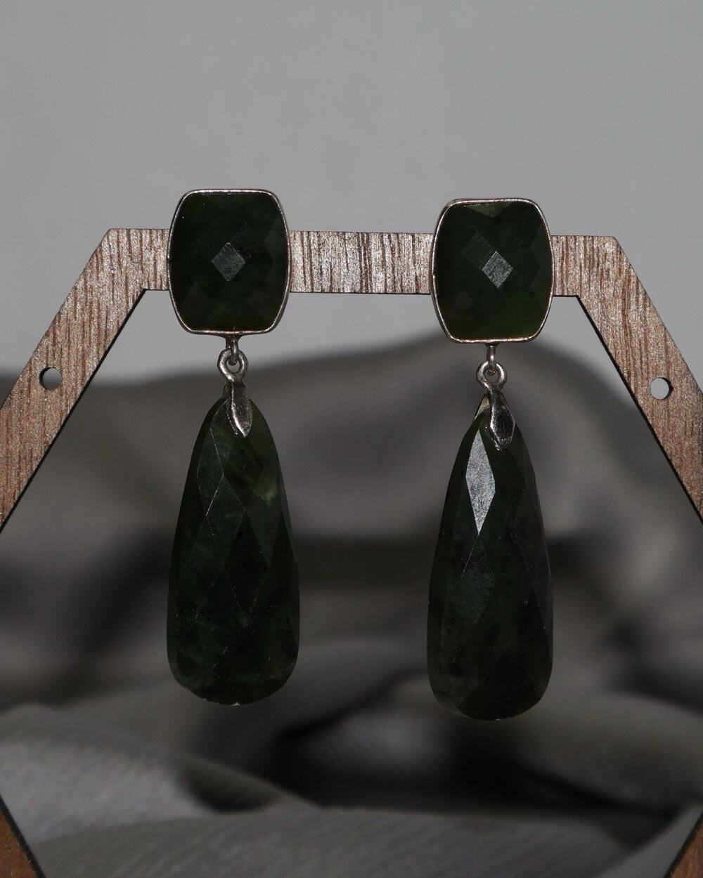 Vintage Sterling Silver Dark Green Gemstone Dangle Earrings 16G / 2in